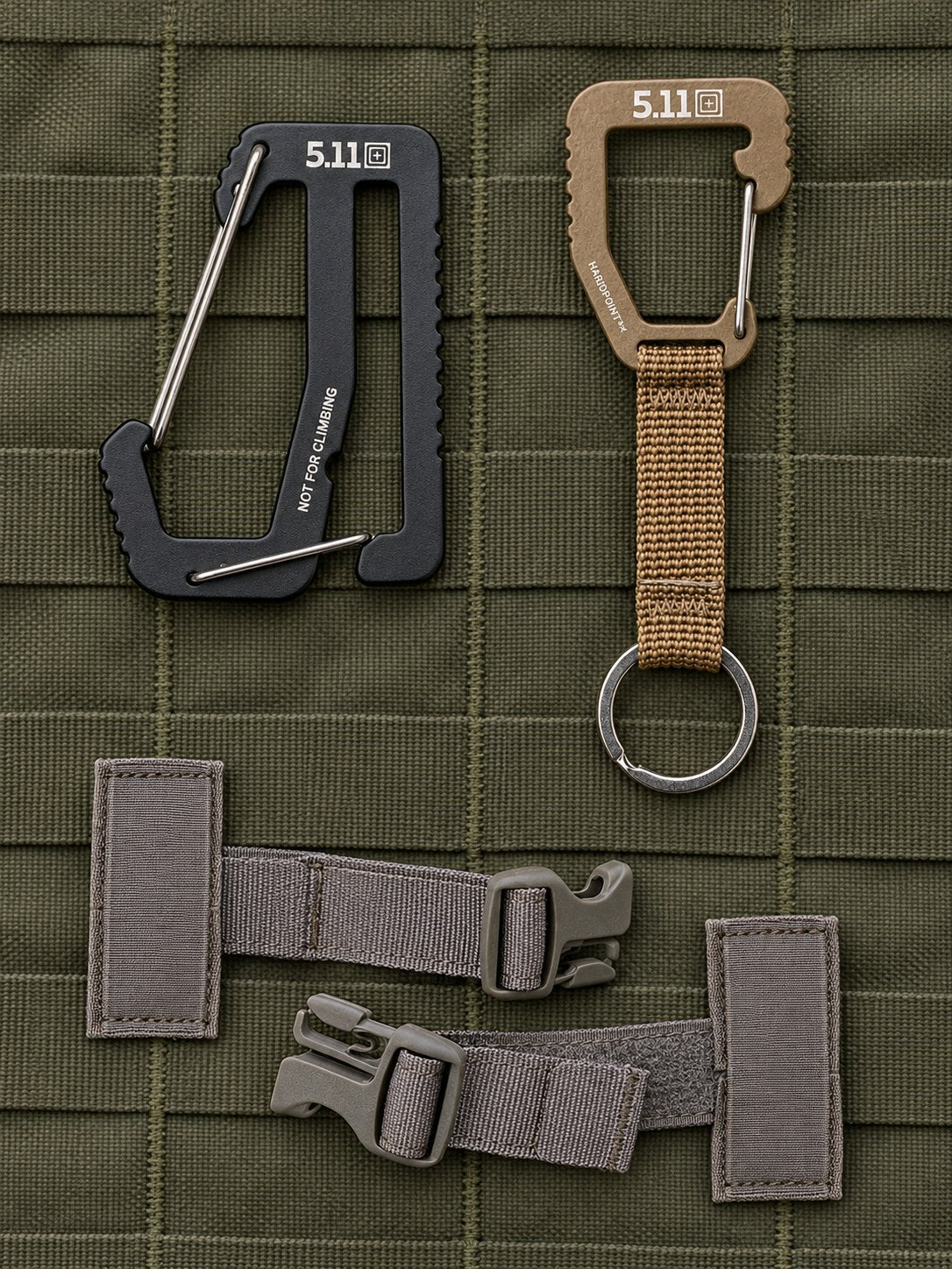 5.11 Hardpoint-karbinhakar och Snigel Herma T-bar set på en MOLLE-panel