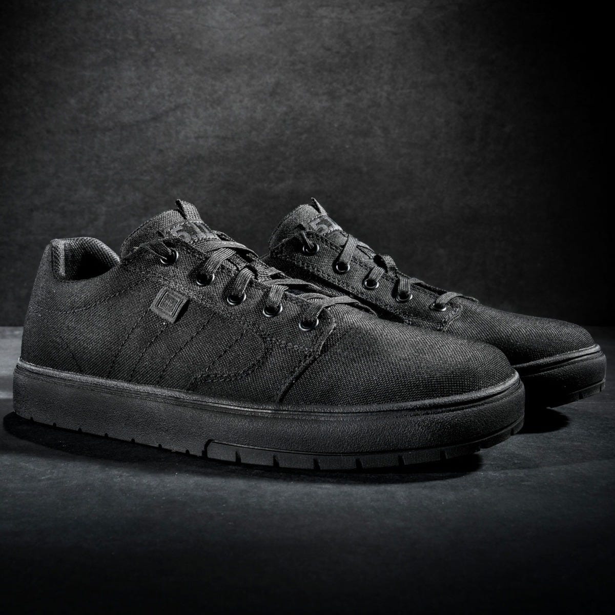5.11 Foley Low sneaker i Triple Black