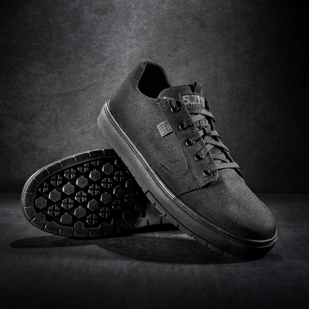5.11 Foley Low sneaker i Triple Black