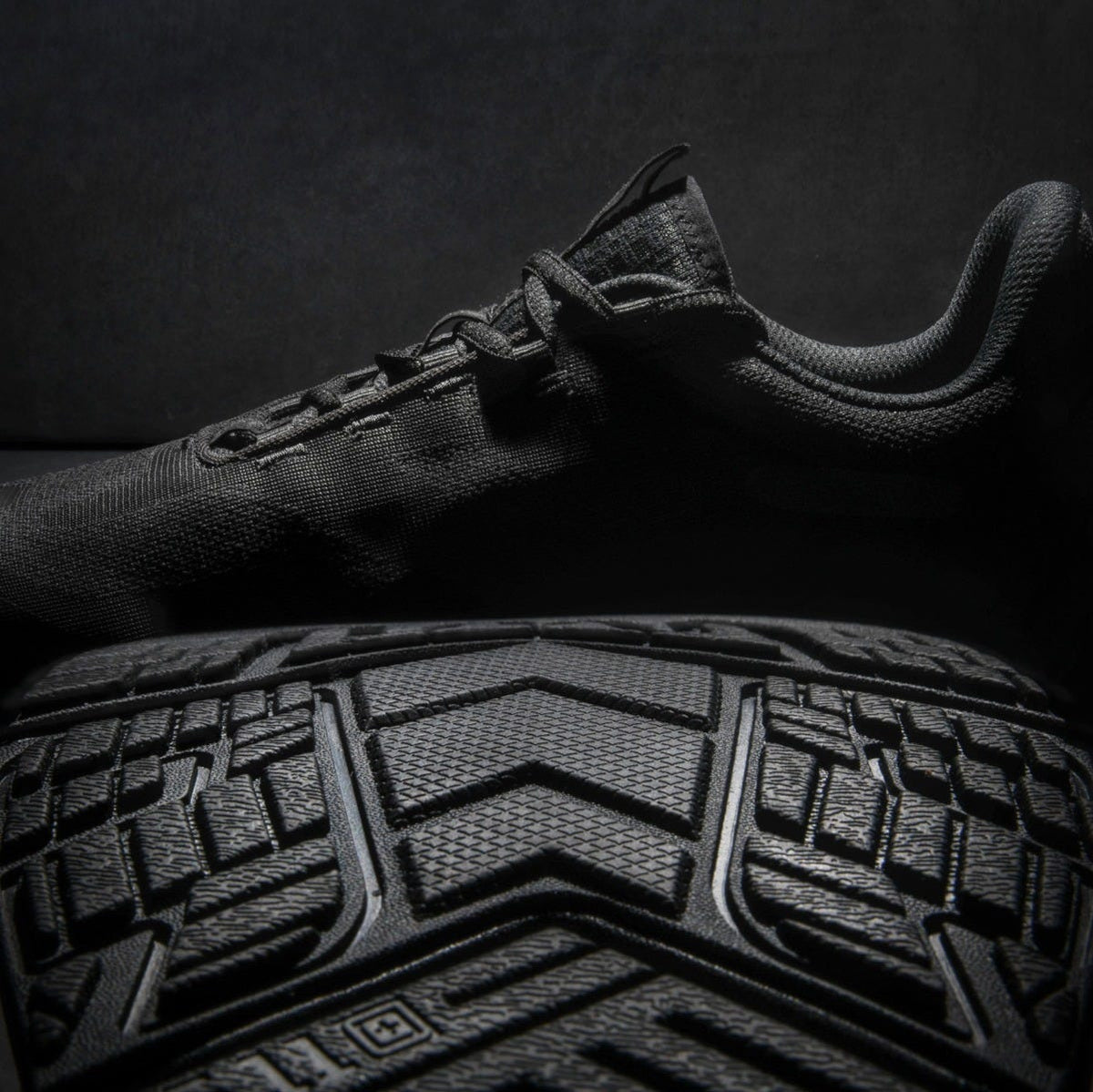 5.11 PT-R Inure Runner träningssko i Triple Black