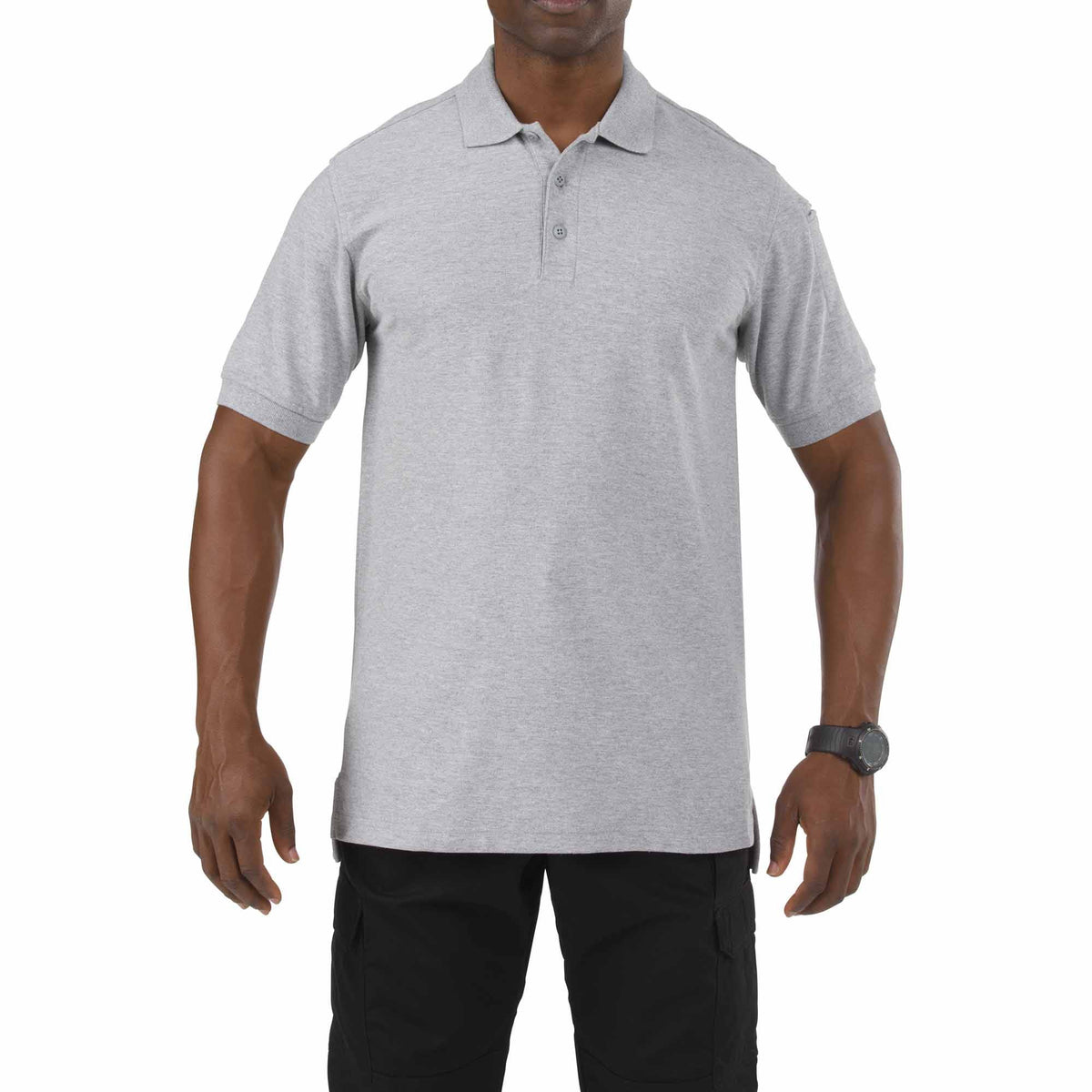 5.11 Utility Short Sleeve Polo i Heather Gray med kort ärm och pennfickor på ärmen.