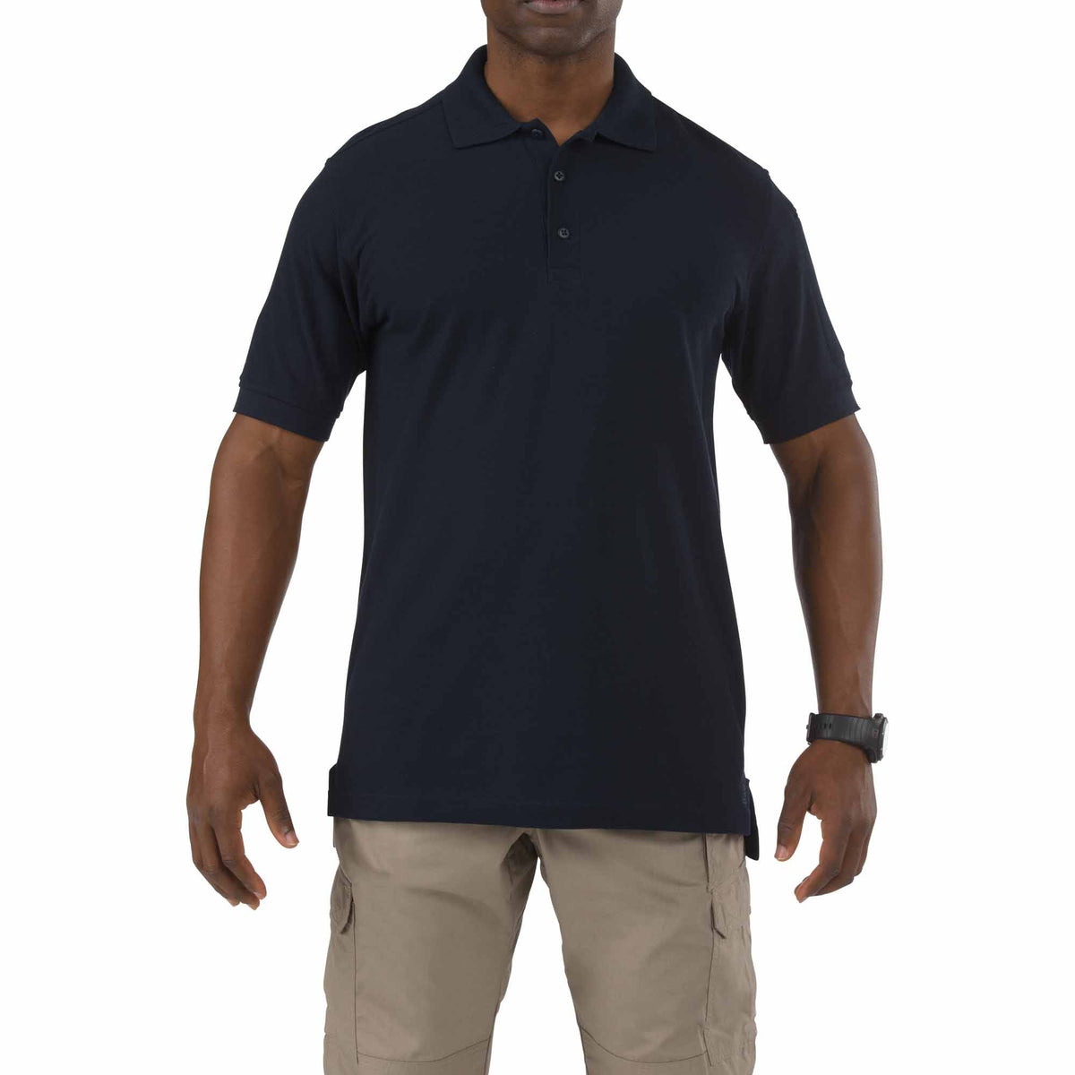 5.11 Utility Short Sleeve Polo i Dark Navy med kort ärm och pennfickor på ärmen.