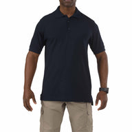 5.11 Utility Short Sleeve Polo i Dark Navy med kort ärm och pennfickor på ärmen.