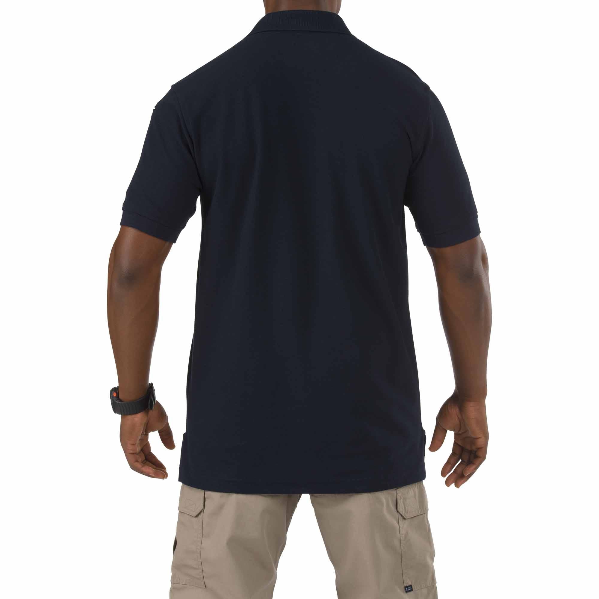 5.11 Utility Short Sleeve Polo i Dark Navy med kort ärm och pennfickor på ärmen.