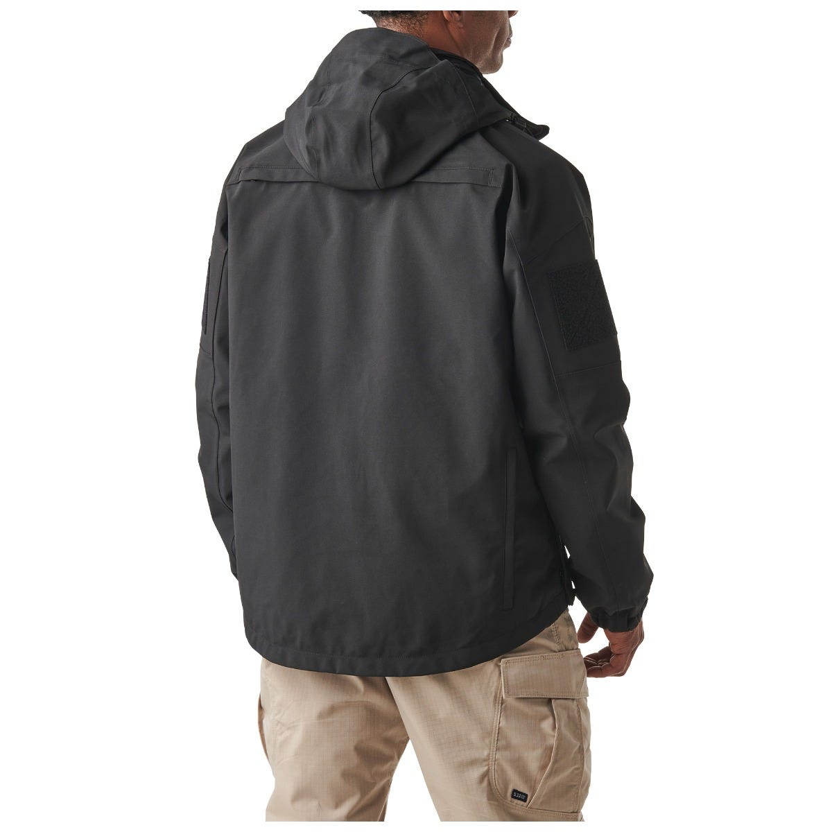 5.11 Sabre Jacket 2.0 i Black med avtagbar huva.
