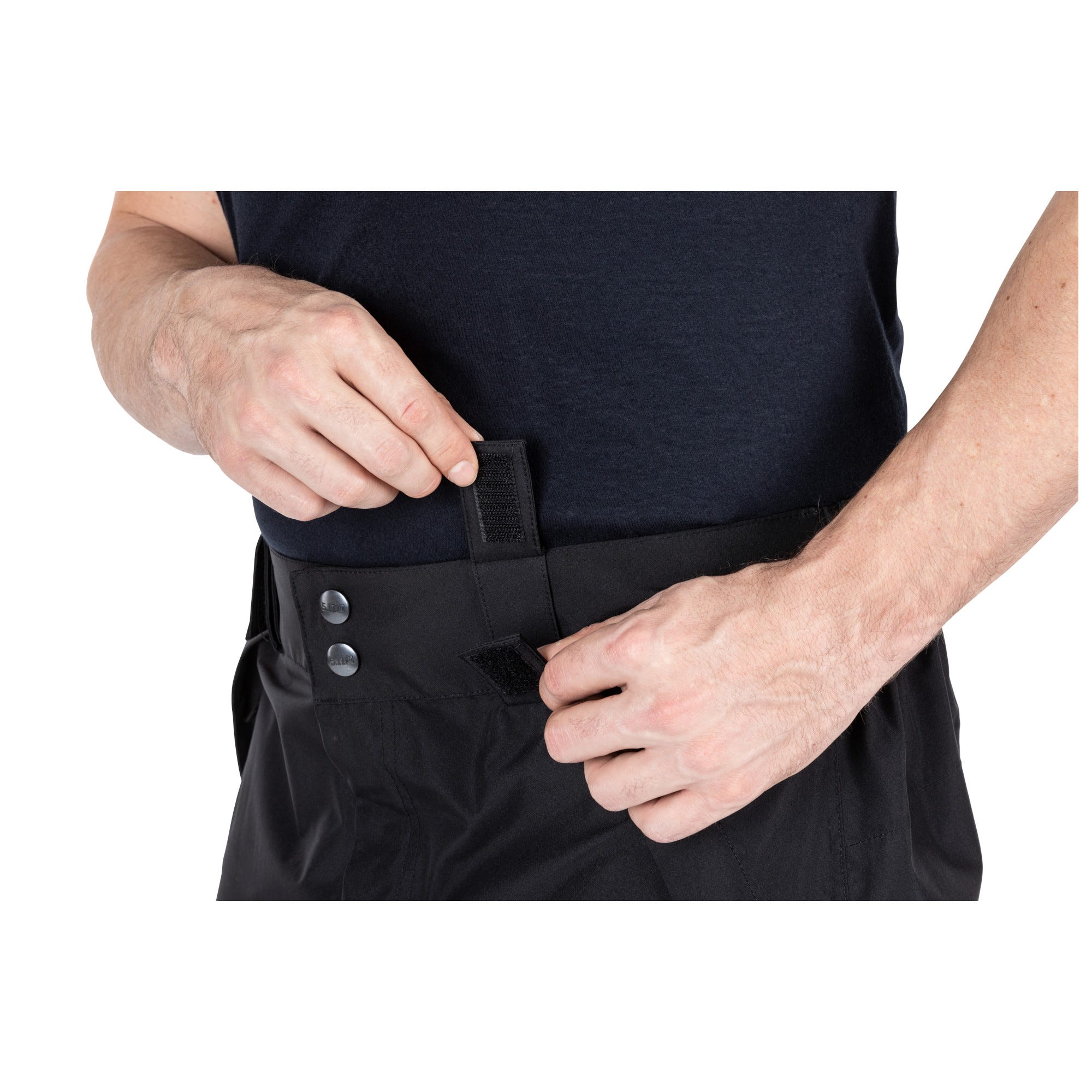5.11 Duty Rain Pant regnbyxor i Black med cargofickor