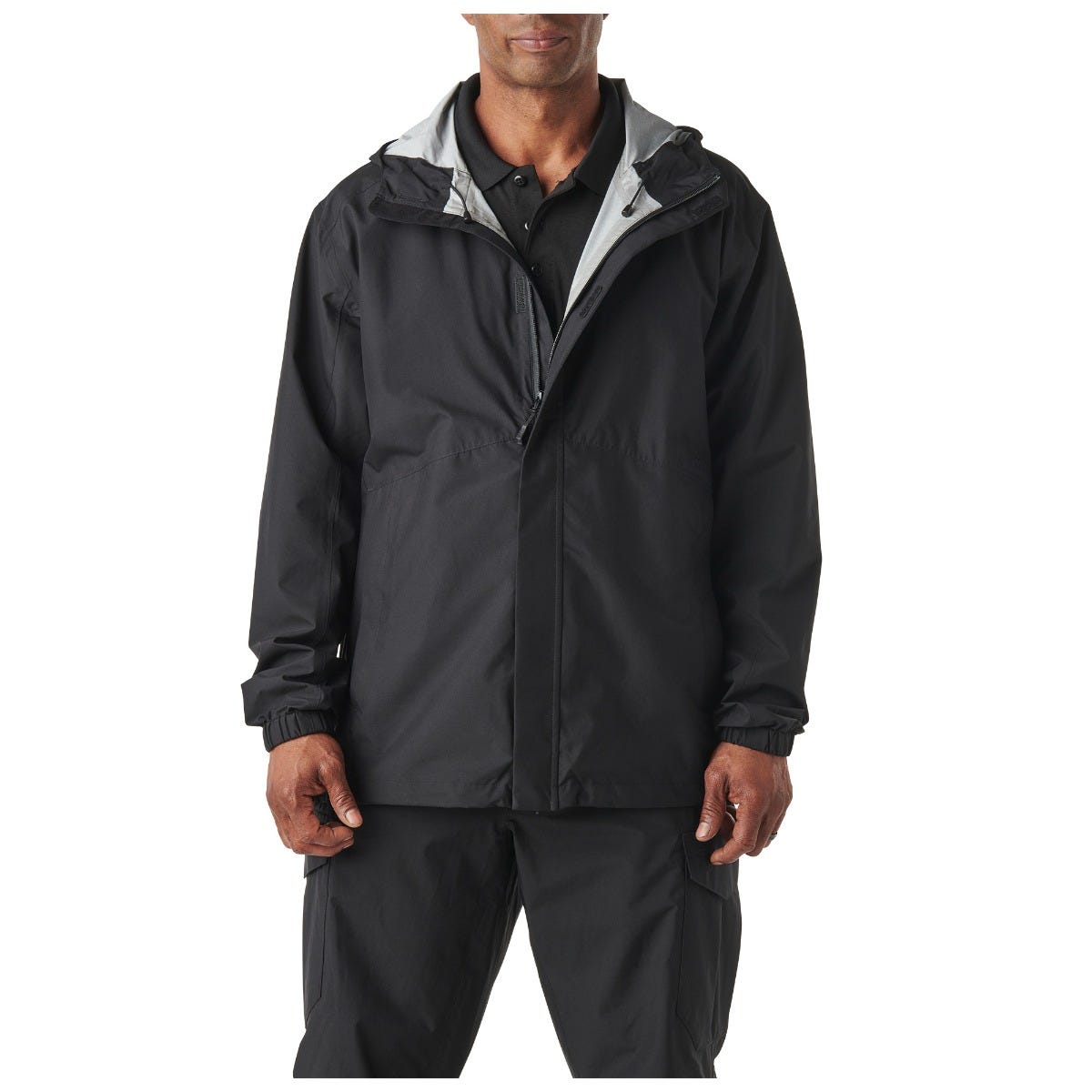 5.11 Duty Rain Shell regnjacka i Black sedd framifrån