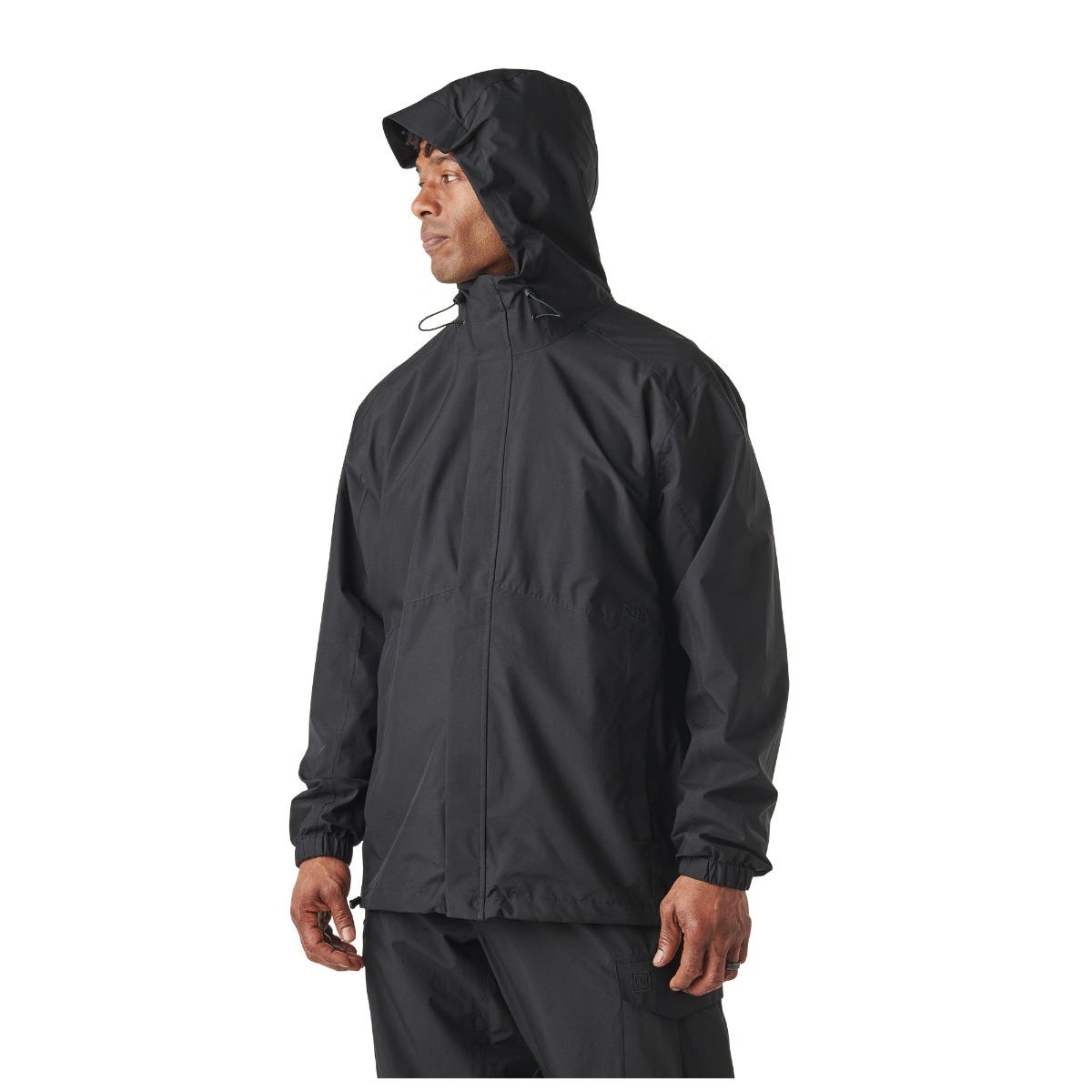 5.11 Duty Rain Shell regnjacka i Black sedd framifrån