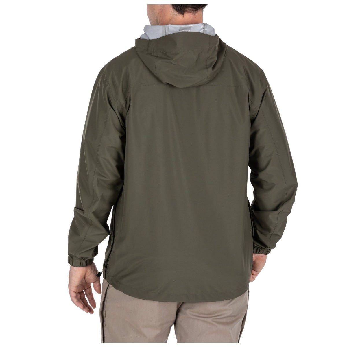 5.11 Duty Rain Shell regnjacka i Ranger Green sedd framifrån