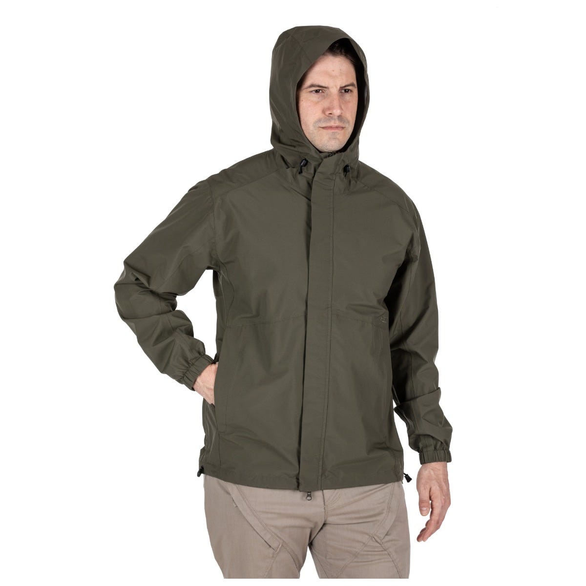 5.11 Duty Rain Shell regnjacka i Ranger Green sedd framifrån