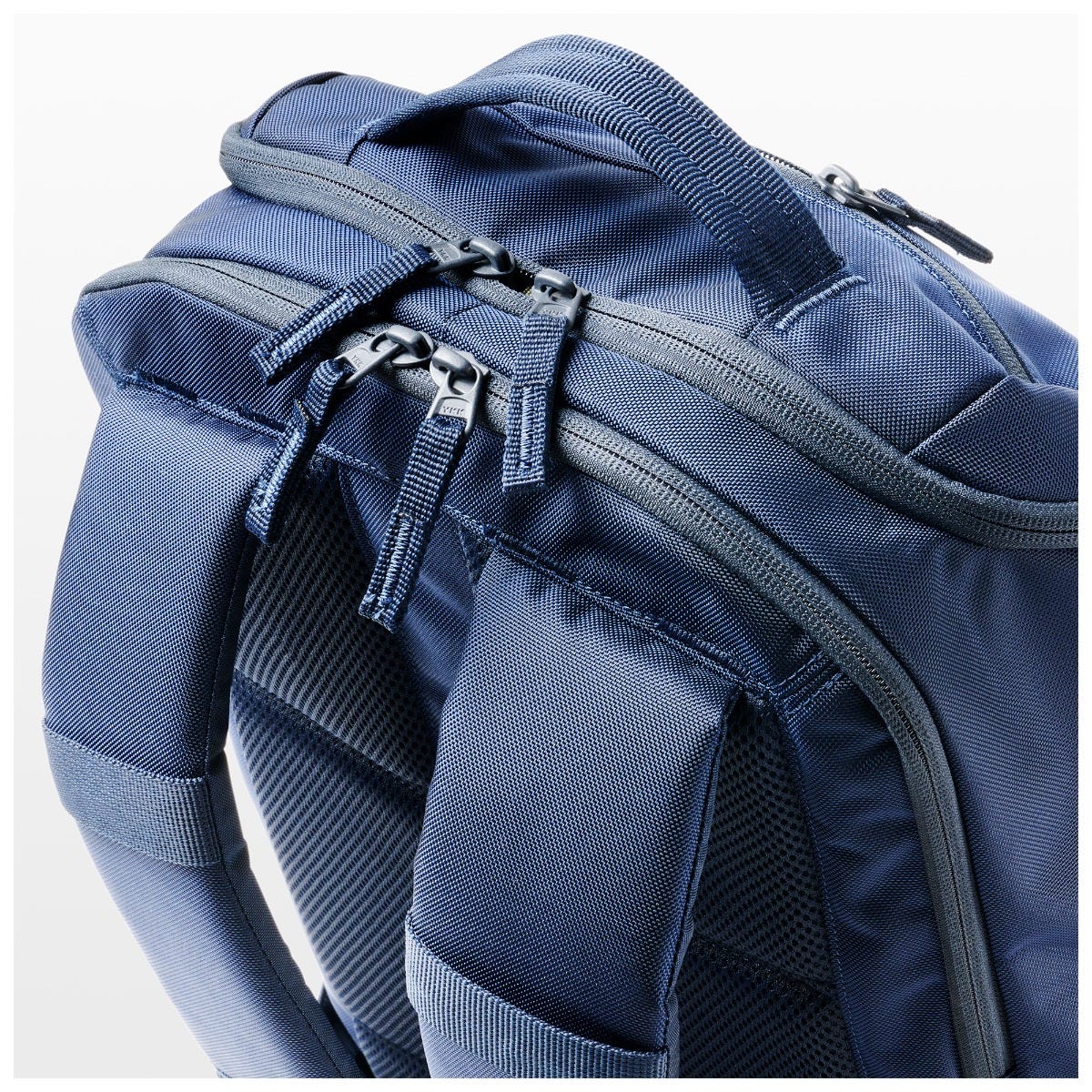 5.11 Tactical LVC12 Backpack ryggsäck i Peacoat med diskret design och modulär organisering