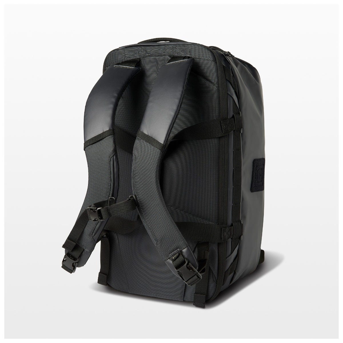 5.11 AllHaula Duffel 45L i Volcanic, med bred öppning och stuvbara axelremmar.