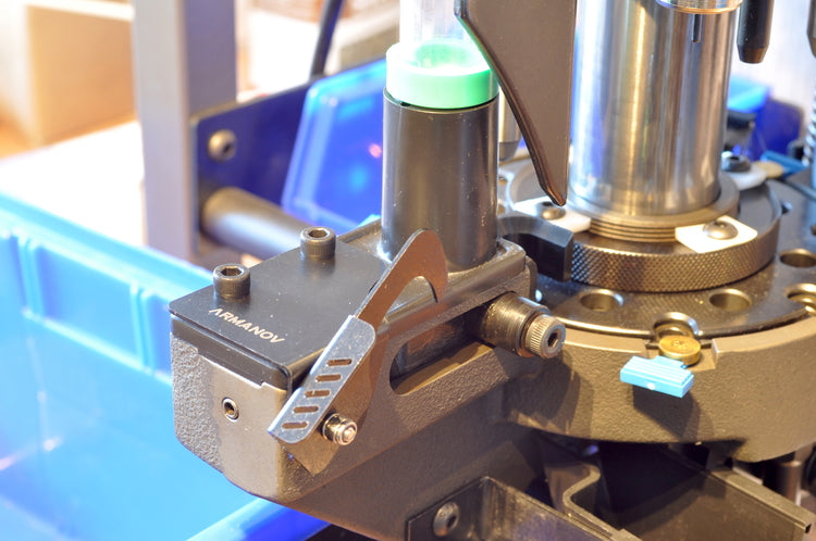 Armanov - Case Feeder Stop Switch for Dillon 1050