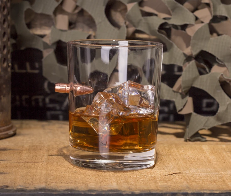 Lucky Shot - Bullet rocks glass .308 win, 30 cl