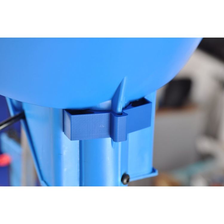 Armanov - Debris catcher for dillon casefeeder