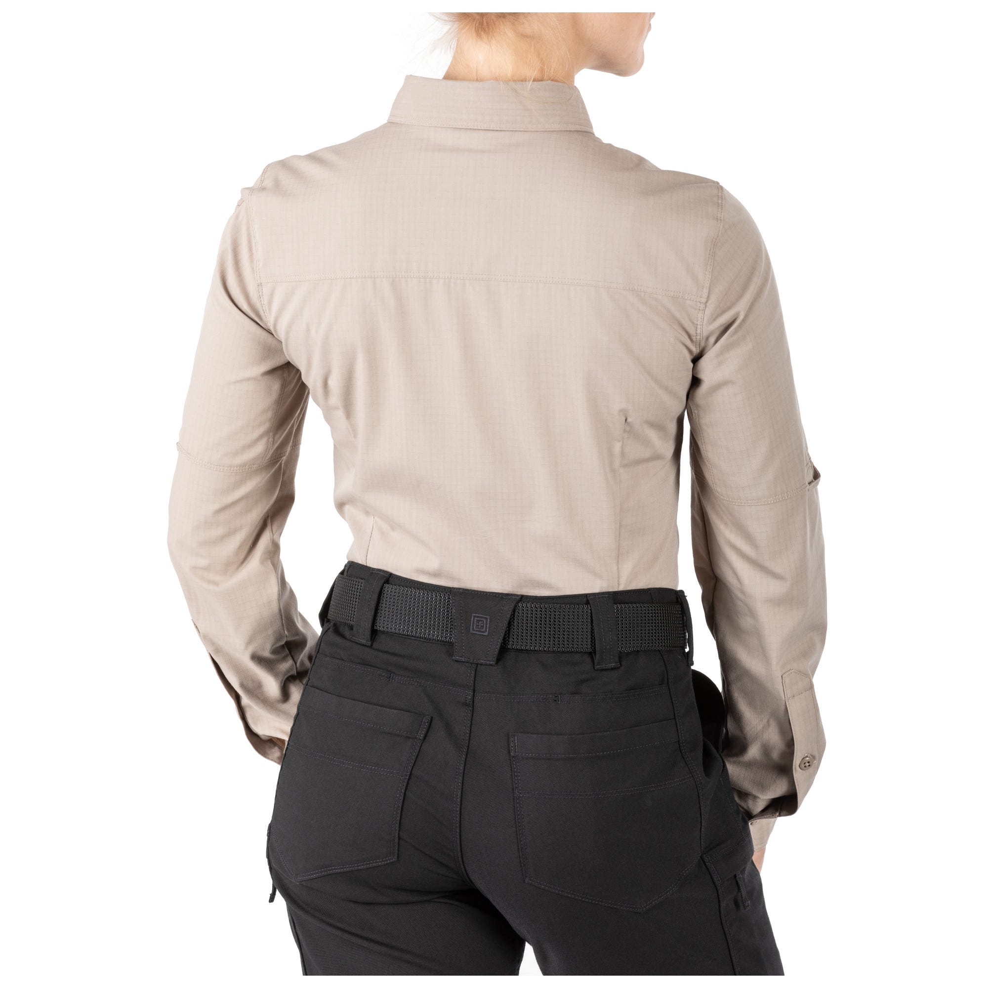 5.11 Women's Stryke långärmad skjorta i Khaki med bröstfickor och ärmpennficka.