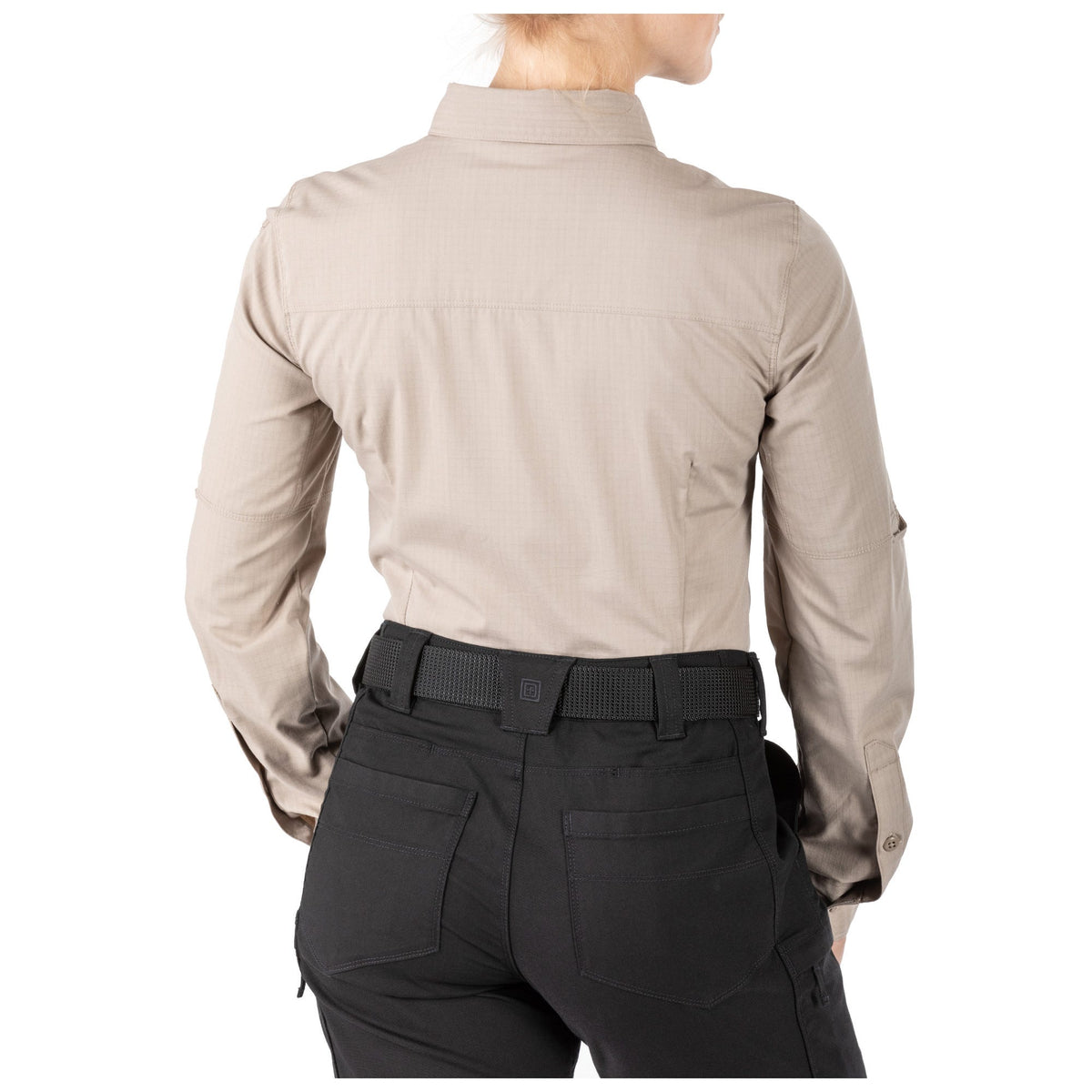 5.11 Women's Stryke långärmad skjorta i Khaki med bröstfickor och ärmpennficka.