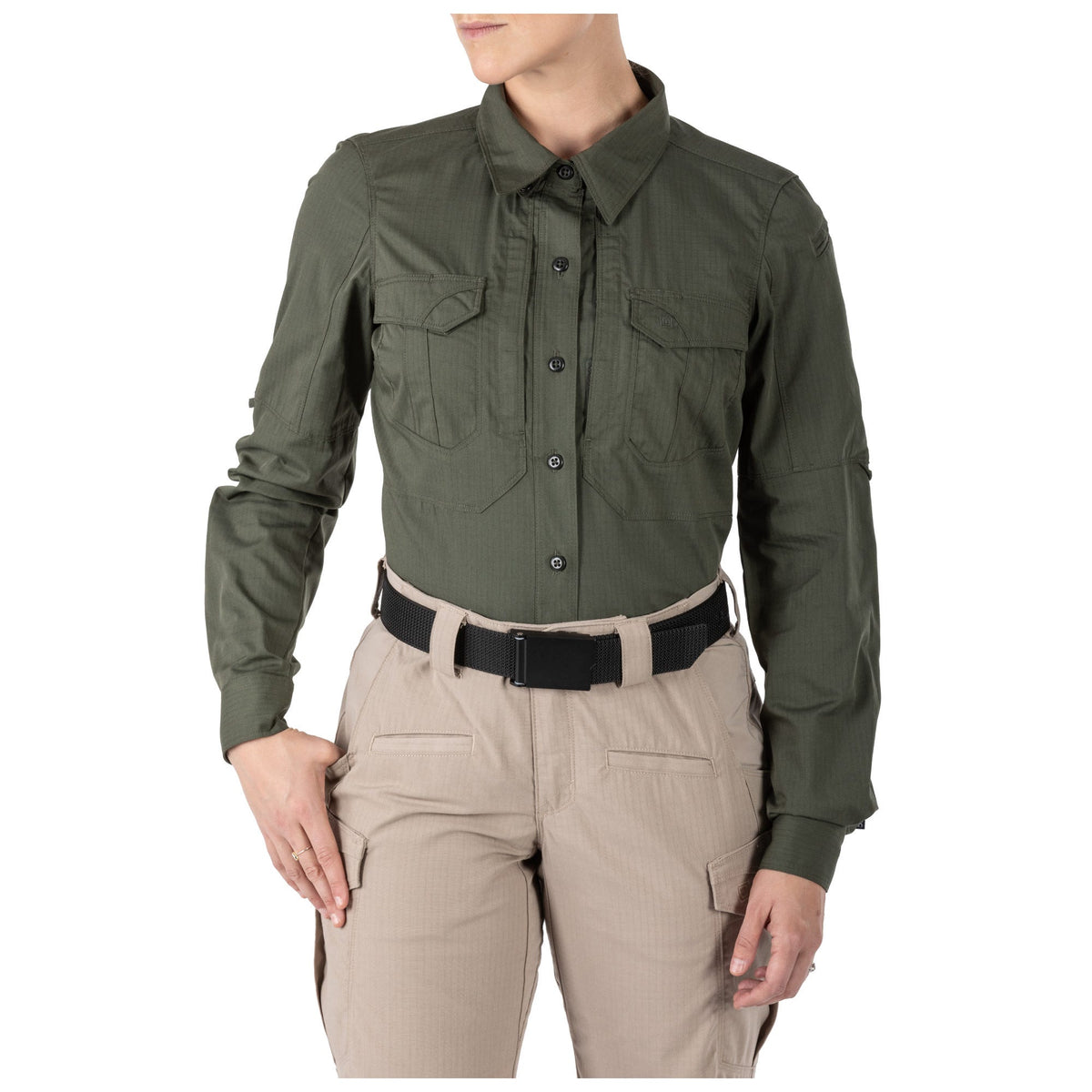 5.11 Women's Stryke långärmad skjorta i TDU Green med bröstfickor och ärmpennficka.