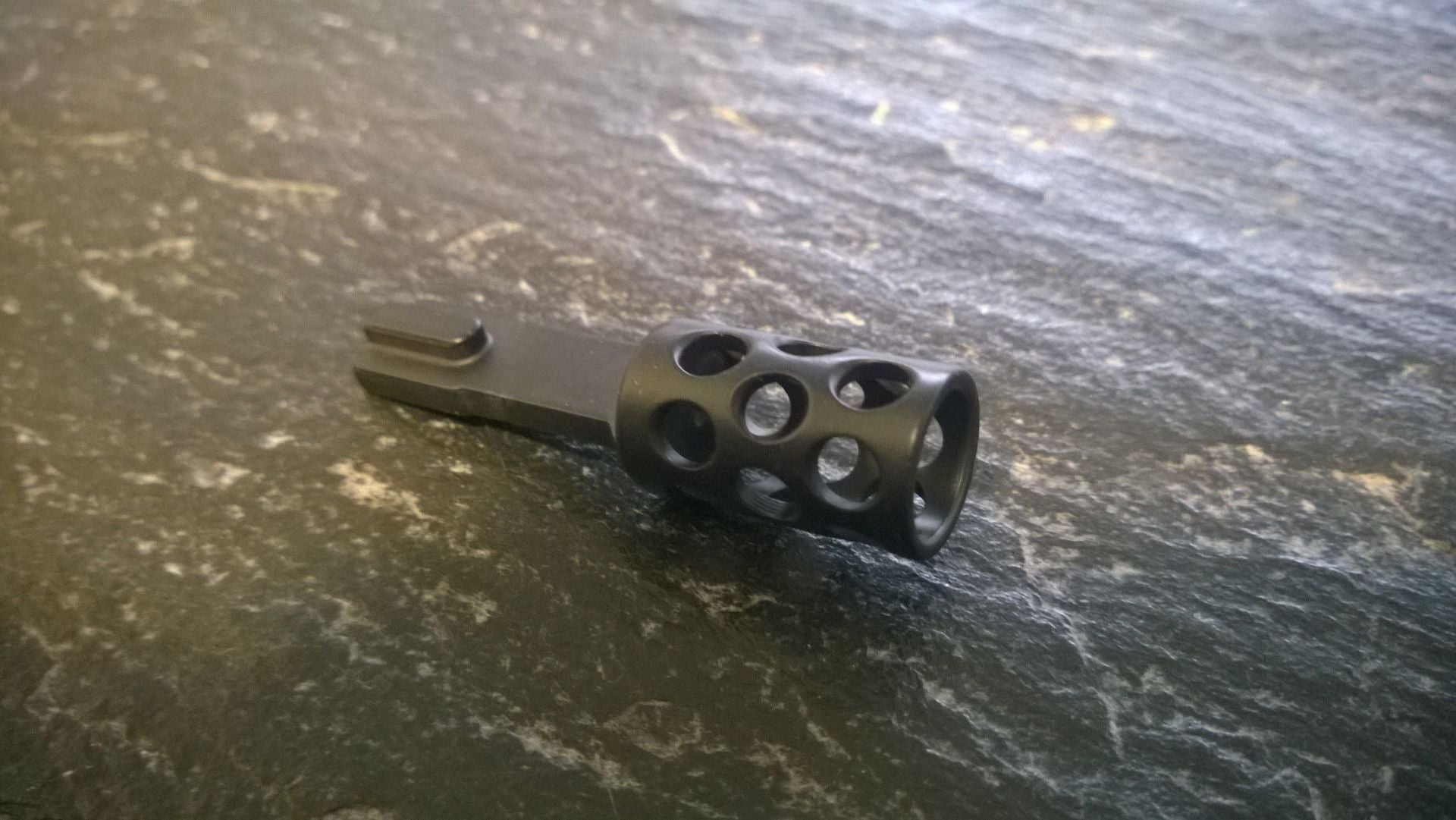 Typhoon F12 Vented Charging Handle – lätt aluminiumhandtag med urfräsning