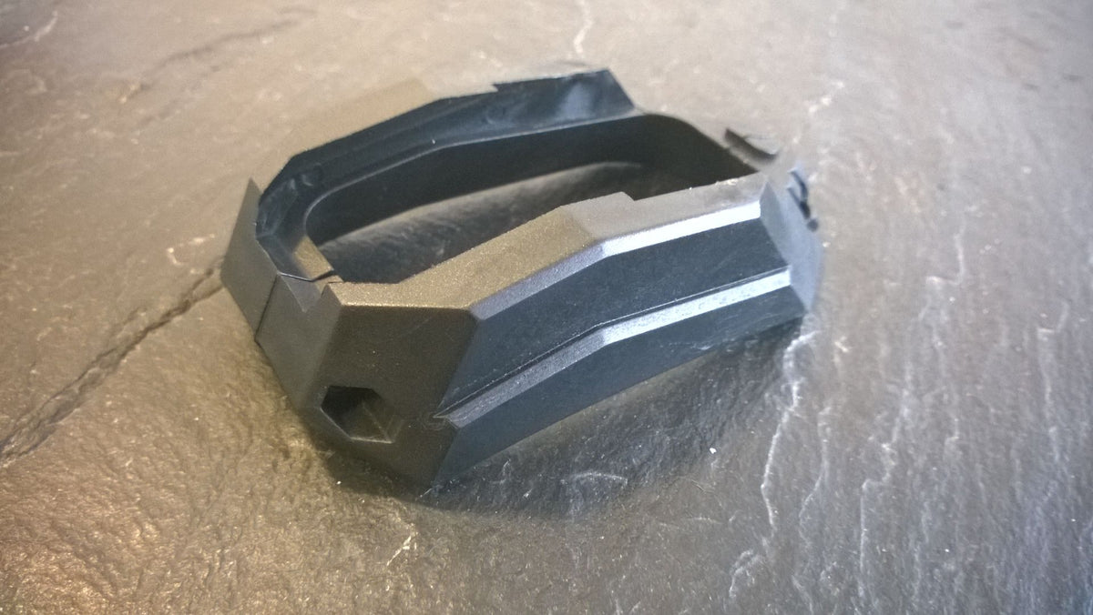 Typhoon Extended Flared Magwell – formsprutad polymer magwell för snabb omladdning