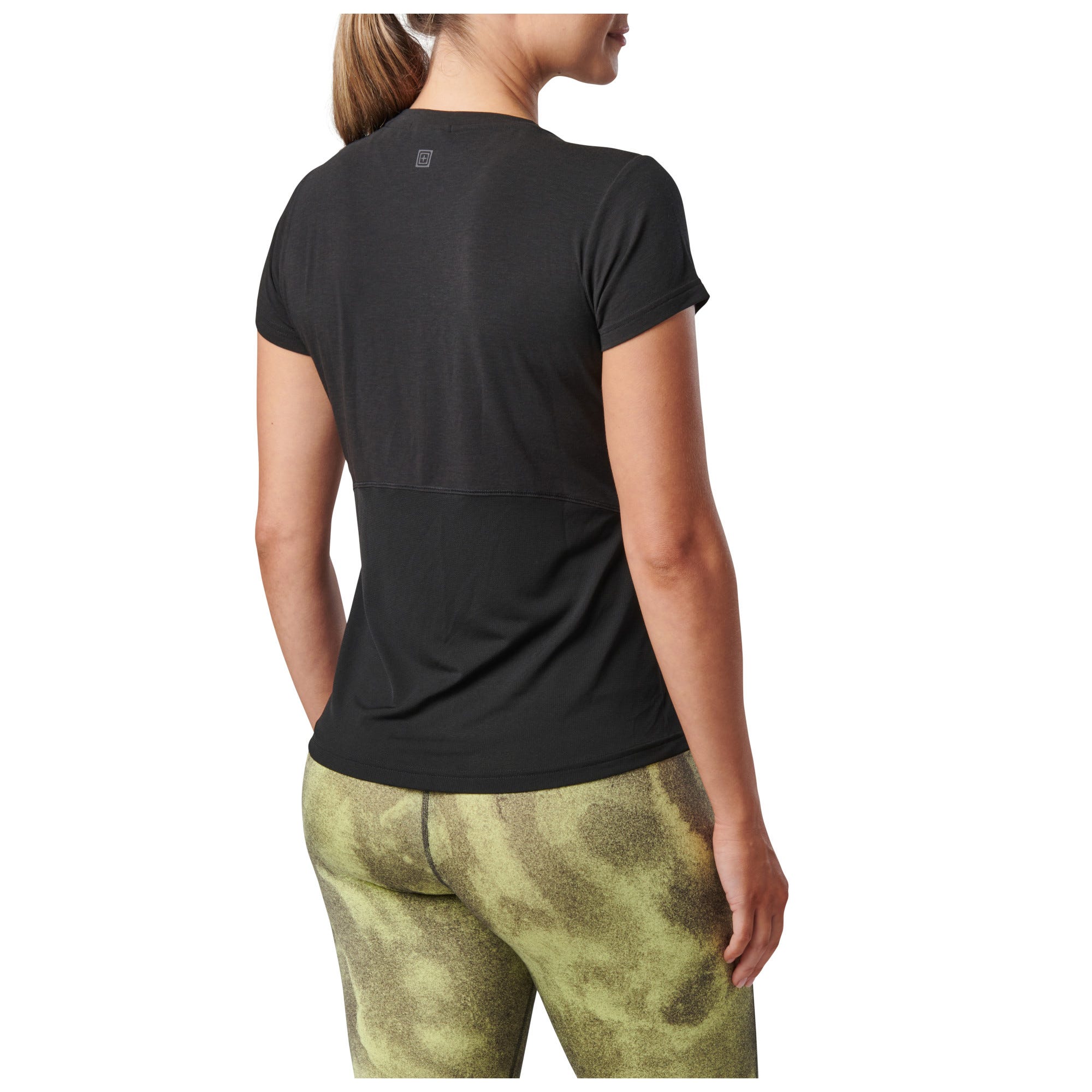 5.11 PT-R Women's Interval Short Sleeve Tee i Black, kortärmad träningströja för dam med meshpanel och reflexdetaljer