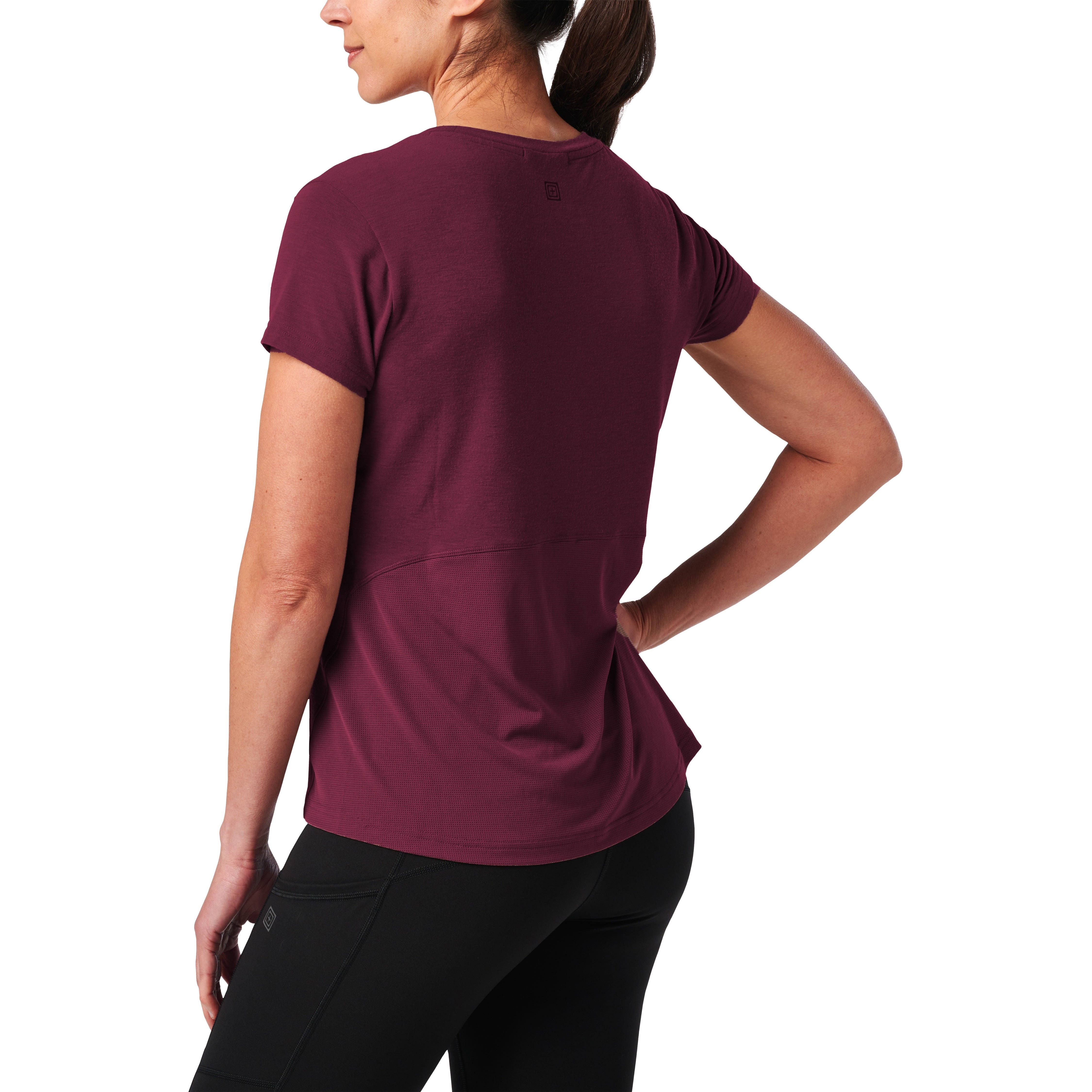 5.11 PT-R Women's Interval Short Sleeve Tee i Fig, kortärmad träningströja för dam med meshpanel och reflexdetaljer