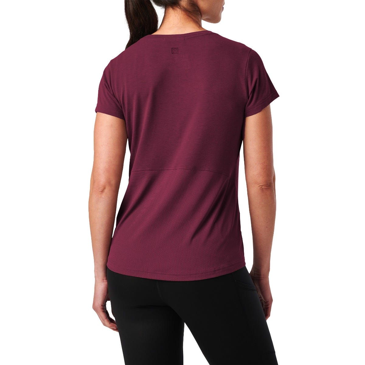 5.11 PT-R Women's Interval Short Sleeve Tee i Fig, kortärmad träningströja för dam med meshpanel och reflexdetaljer