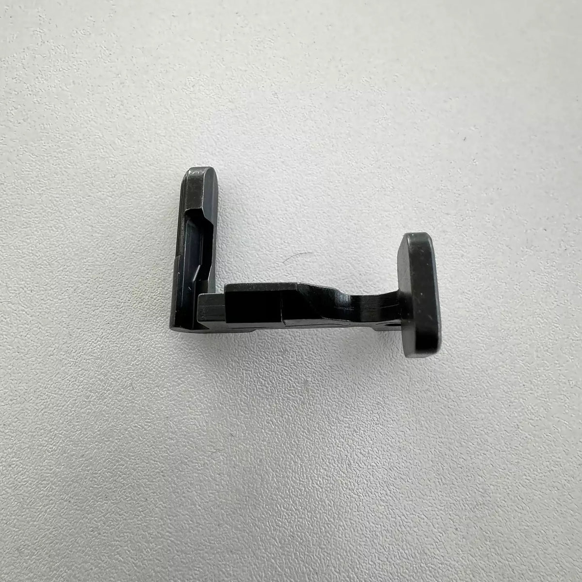 Schmeisser - AR15 9mm GEN1 Bolt Catch Ambidextrous