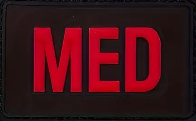 Med - Svart/Röd - PVC - Patch