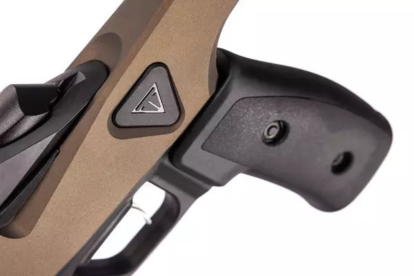 Tikka - T3x ACE Game - .223 Rem - RH - Justerbar kolv & 5-skotts Magasin - 20″ - 5/8×24 UNEF- Midnight Bronze