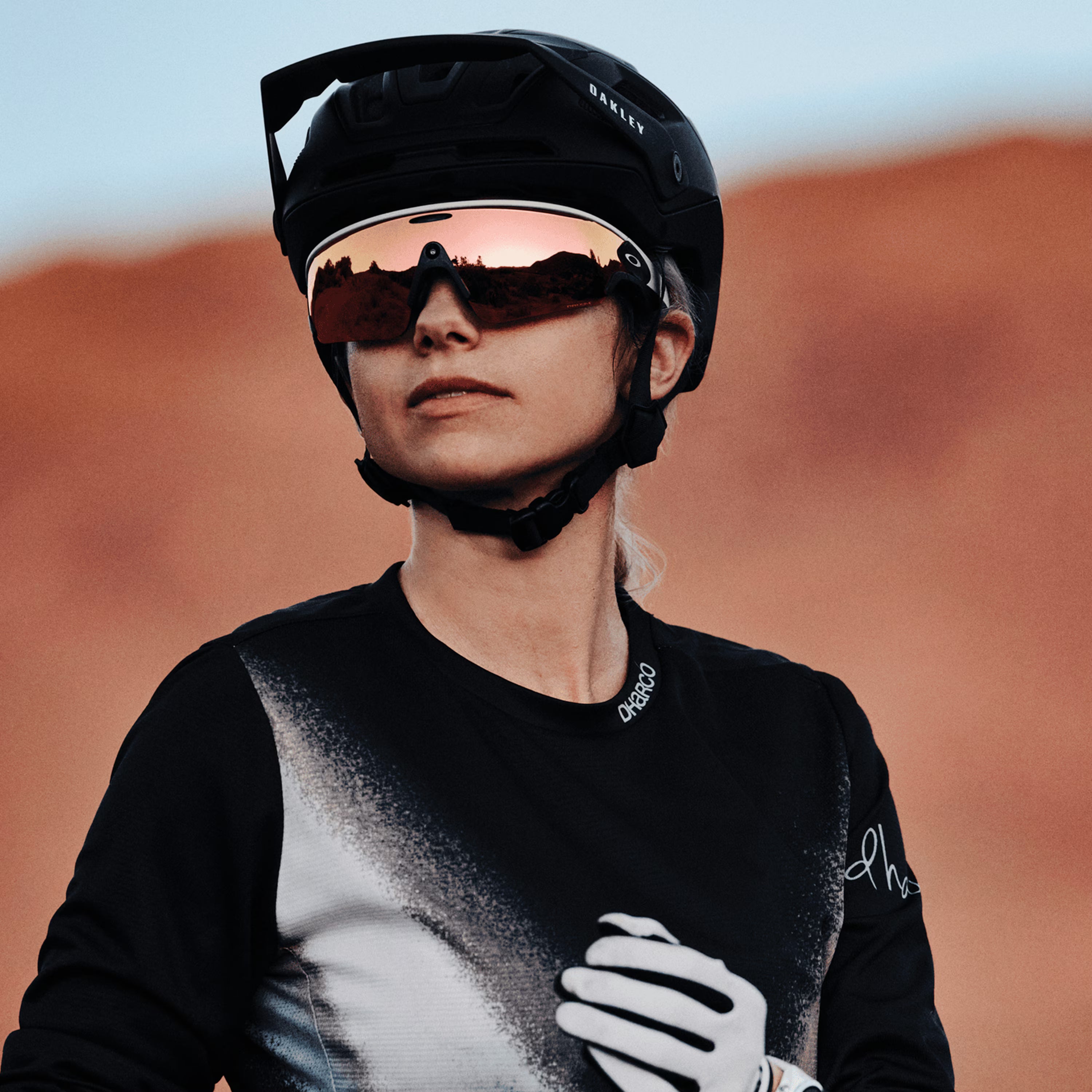 Oakley - Meta Vanguard - Prizm Rose Gold Lense - White Frame