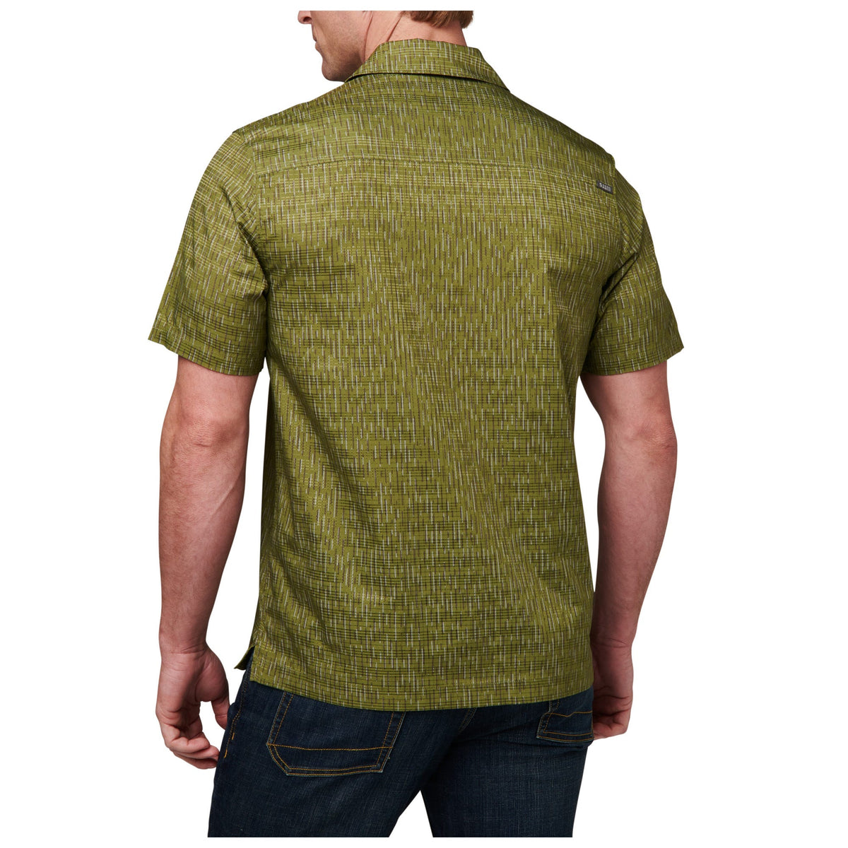 5.11 Rain-Tarn Short Sleeve Shirt i Rifle Green Rain-tarn, kortärmad kamouflageskjorta med bröstfickor