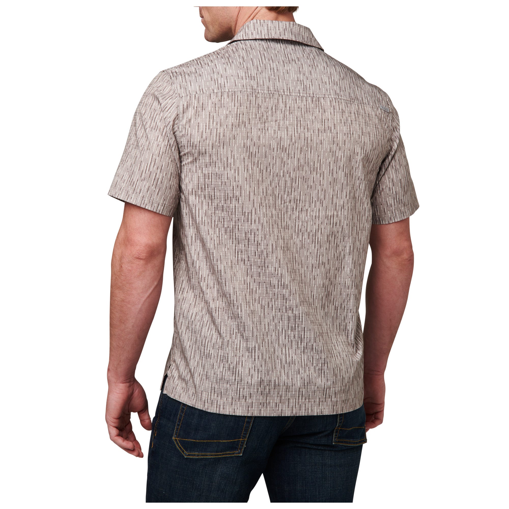 5.11 Rain-Tarn Short Sleeve Shirt i Badlands Tan Rain-tarn, kortärmad kamouflageskjorta med bröstfickor