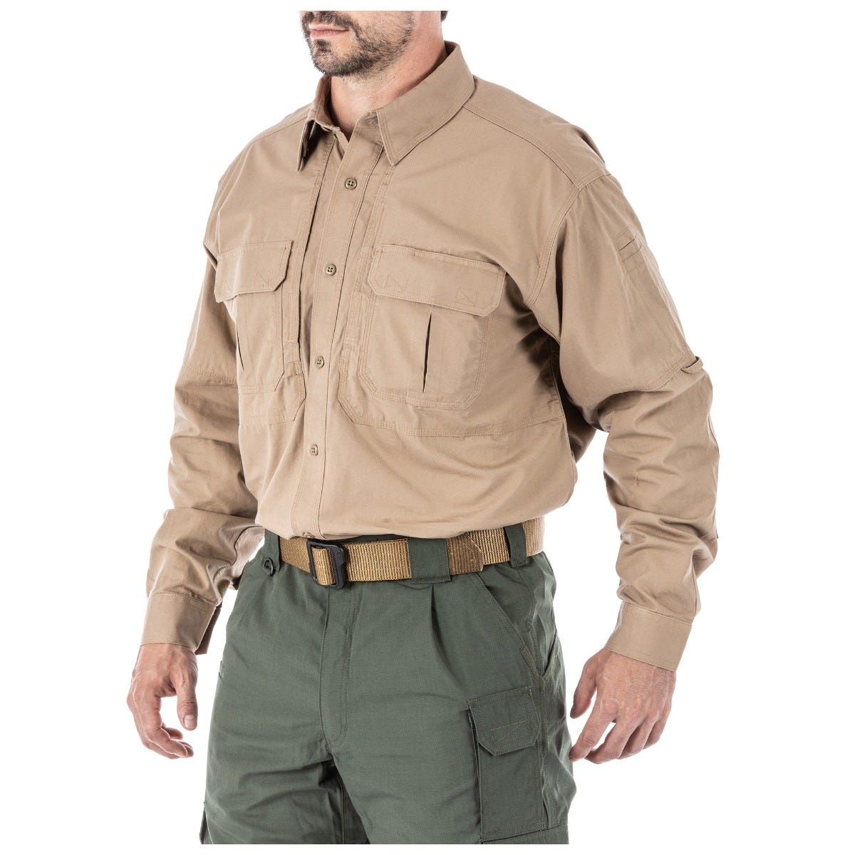 5.11 The Original Long Sleeve Shirt i Coyote, långärmad skjorta med fickor och justerbara manschetter
