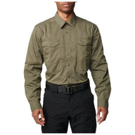 5.11 Stryke Long Sleeve Shirt i Ranger Green, långärmad skjorta med pennfickor.