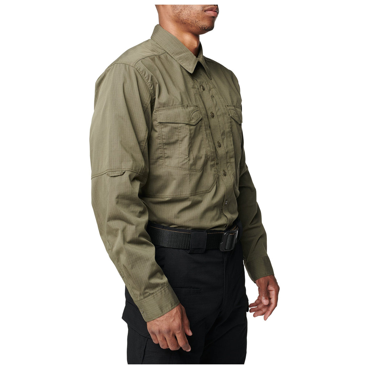 5.11 Stryke Long Sleeve Shirt i Ranger Green, långärmad skjorta med pennfickor.