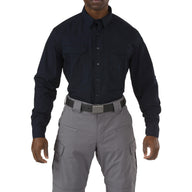 5.11 Stryke Long Sleeve Shirt i Dark Navy, långärmad skjorta med pennfickor.