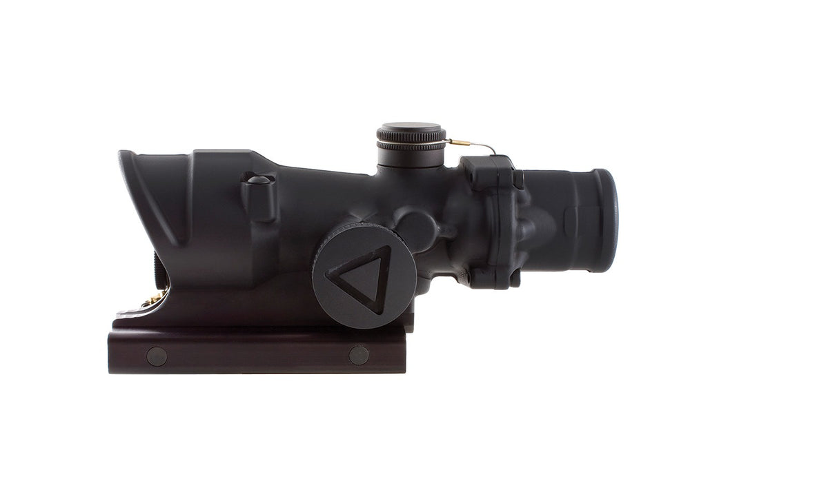 Trijicon ACOG TA02 4x32 med grönt LED-belyst Horseshoe Dot-riktmedel och TA51-montage – bild 2