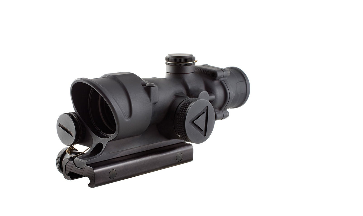 Trijicon ACOG TA02 4x32 med grönt LED-belyst Horseshoe Dot-riktmedel och TA51-montage