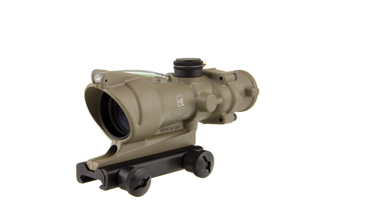 Trijicon ACOG TA31 4x32 med grönt hårkors, FDE-finish och TA51-montage