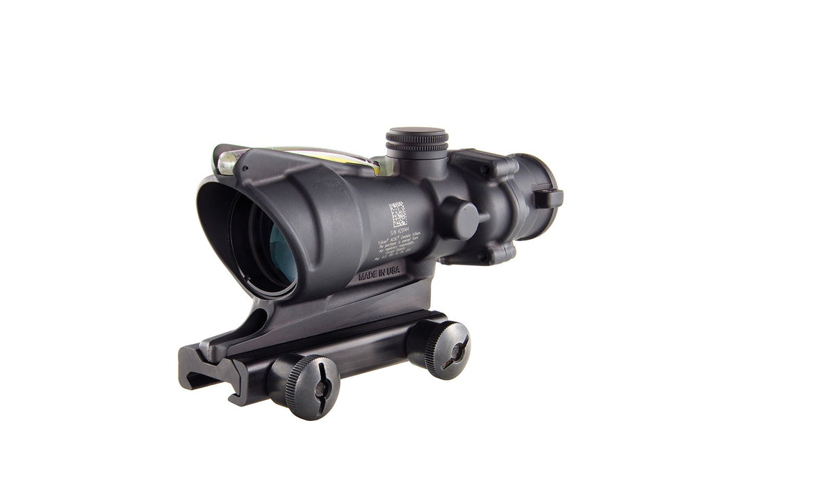 Trijicon ACOG TA31 4x32 med amber Horseshoe/Dot-riktmedel och TA51-montage