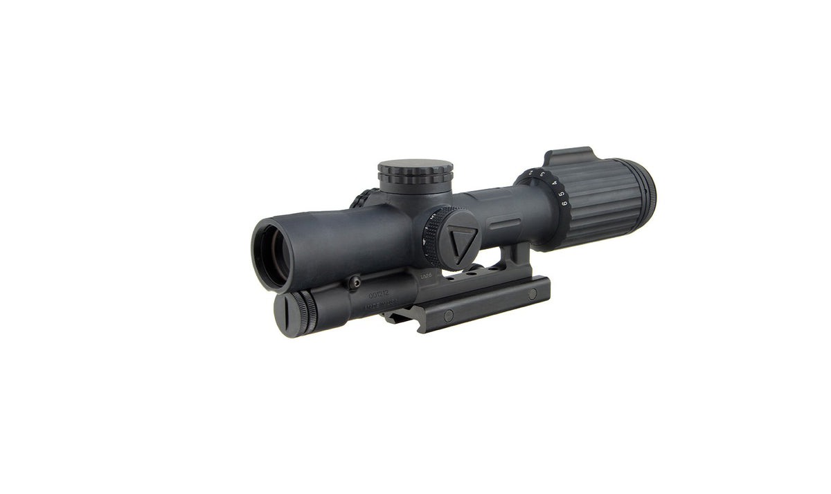 Trijicon VCOG 1-6x24 med grönt MIL-riktmedel och flattopmontage med tumskruv