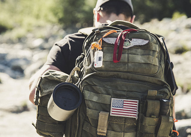 5.11-ryggsäck under en tur utomhus